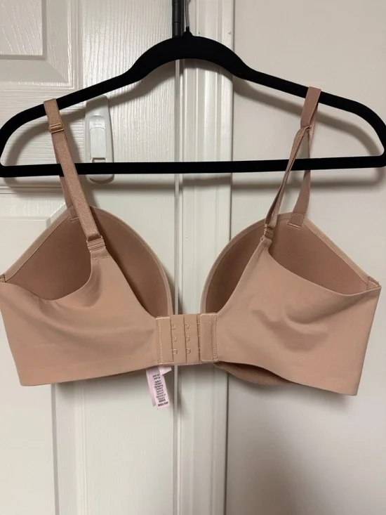 Victoria's Secret Smooth T-Shirt Bra — Nude Blush - Picture 4 of 6